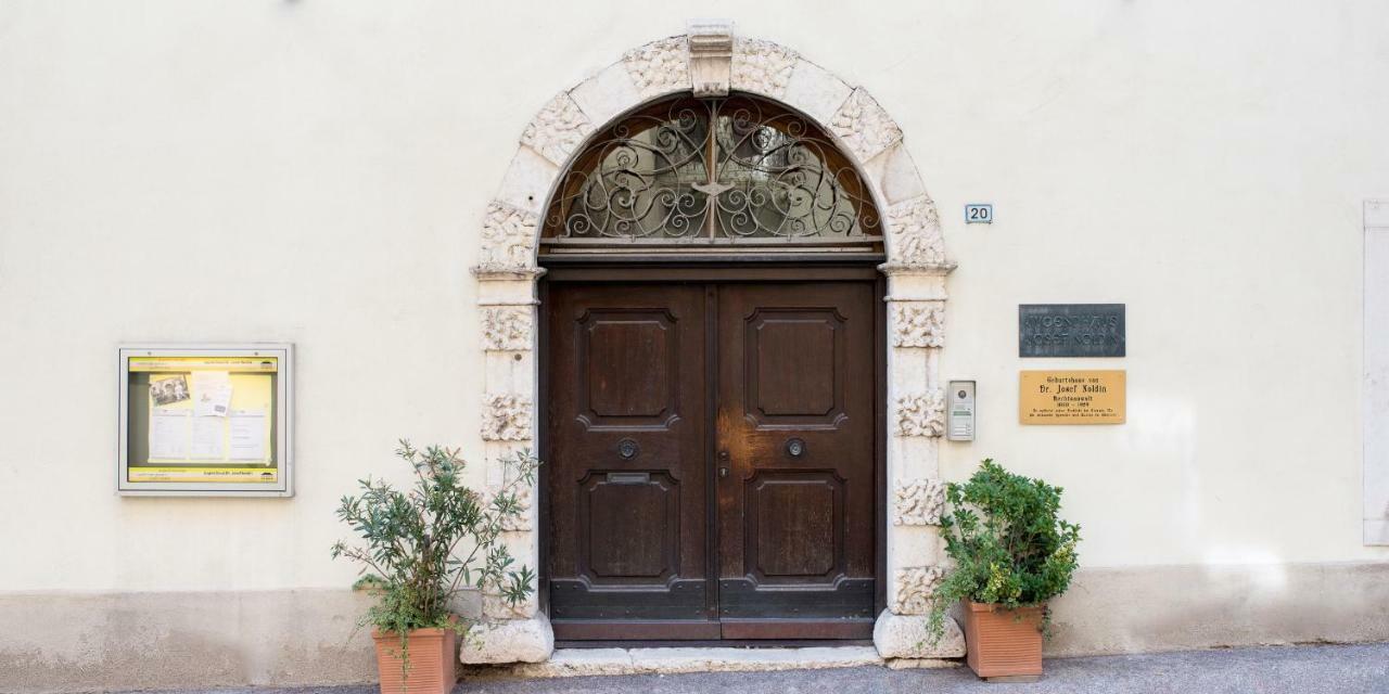 Haus Noldin - Historische Herberge - Dimora Storica سالورنو المظهر الخارجي الصورة